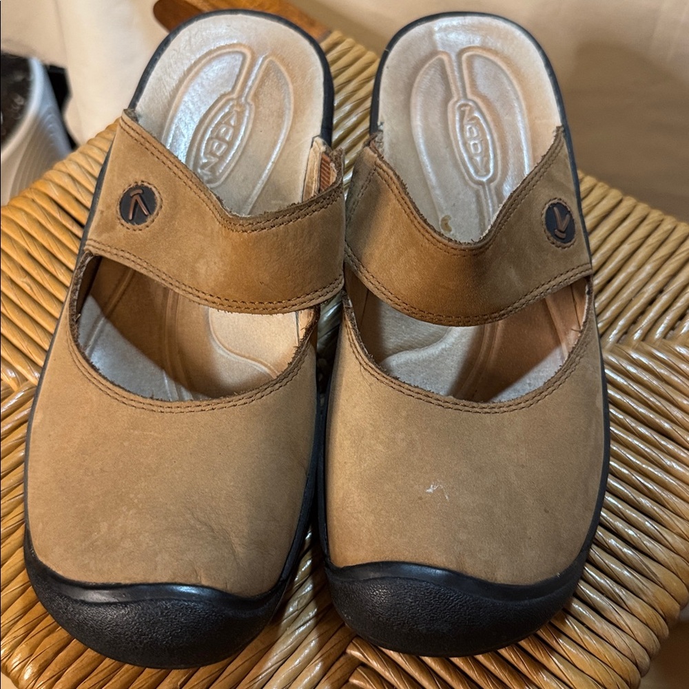 Keen Women's Brown Slip-On Mules - Picture 2 of 3